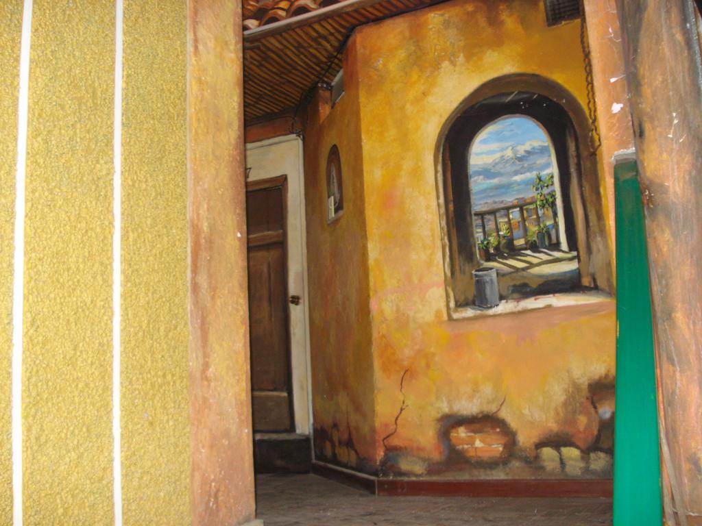 Isabela Hotel Suite Ла Пас Екстериор снимка